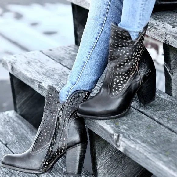 Bed|Stu Irma Graphito Rustic Black Women's Leather Ankle Boots