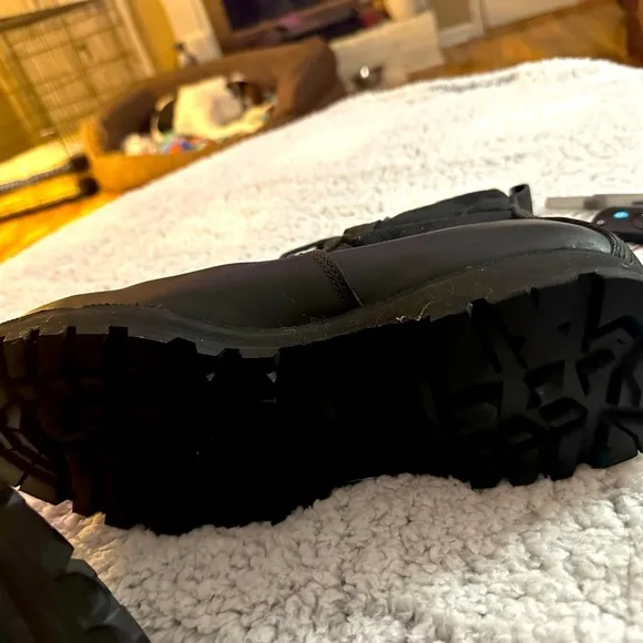 Belleville’s Flagship Tactical boot - the 700 is NWOB condition and size 11.5R.