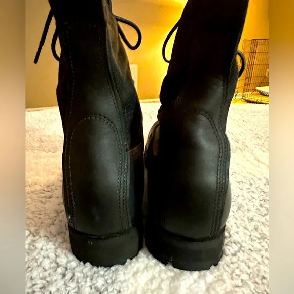 Belleville’s Flagship Tactical boot - the 700 is NWOB condition and size 11.5R.