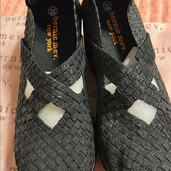 bernie mev. Women's Black metallic Woven Shoes wedge size 39/us8.5 NWT