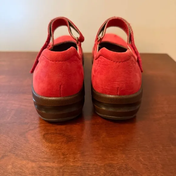 Bionica Red Mary Jane Wedge Shoes Size 9