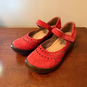 Bionica Red Mary Jane Wedge Shoes Size 9