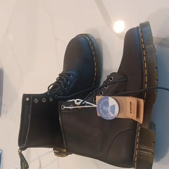 Black Dr. Martens Casual Combat Warmwair Leather Lace Up Boot NEW Men's SZ 12