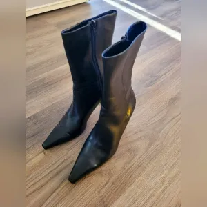 Black Leather Women's Short Boots