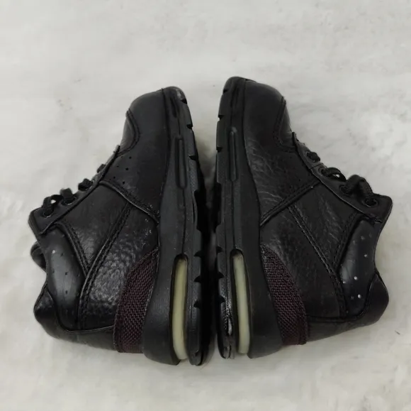 Black Nike Waterproof sneakers sz 6C