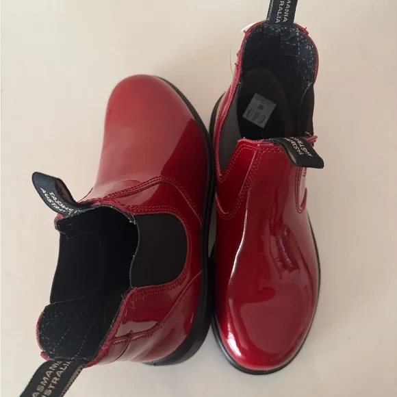 Blundstone Red Low-Heel Chelsea  shiny red patent leather boot. 2253. 3, 4