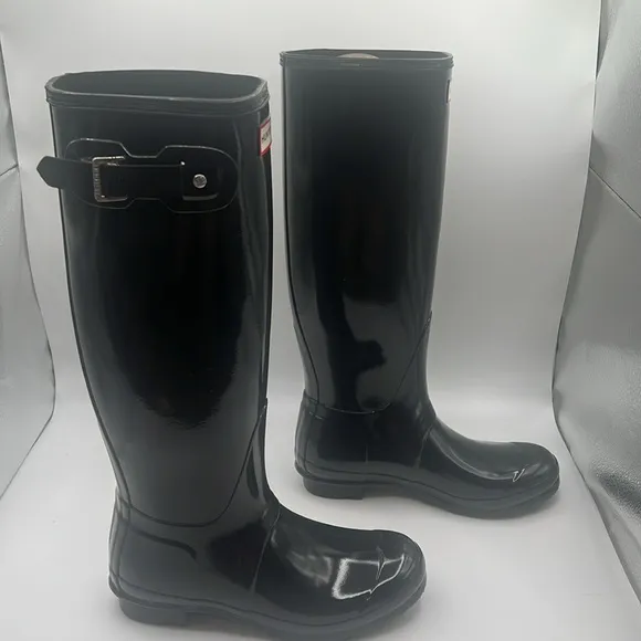 BNWT - HUNTER ORIGINAL TALL GLOSS RAIN BOOTS
