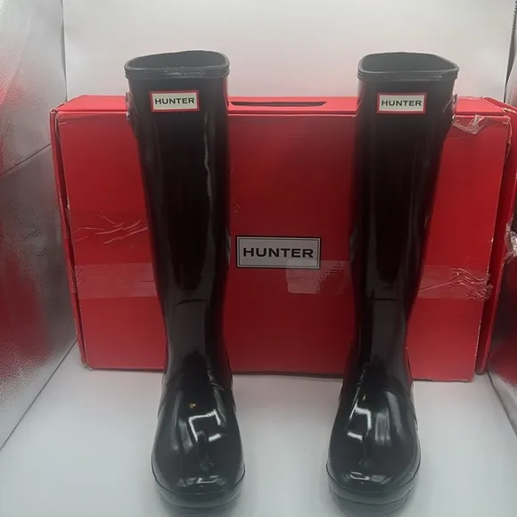 BNWT - HUNTER ORIGINAL TALL GLOSS RAIN BOOTS