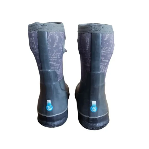 Bogs Boots Kids Size 13 Green Waterproof Sledding Snow Shoeing Warm