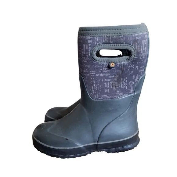 Bogs Boots Kids Size 13 Green Waterproof Sledding Snow Shoeing Warm