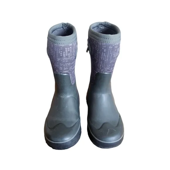 Bogs Boots Kids Size 13 Green Waterproof Sledding Snow Shoeing Warm