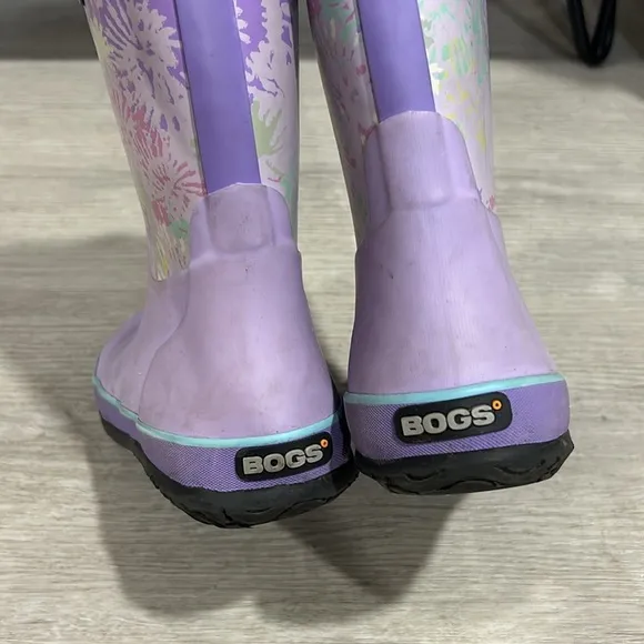 Bogs tie dye splatter rain boots in purple 3Y