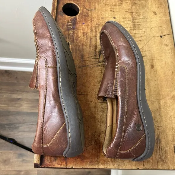 Born brown leather mens size 11.5 shoes, GUC