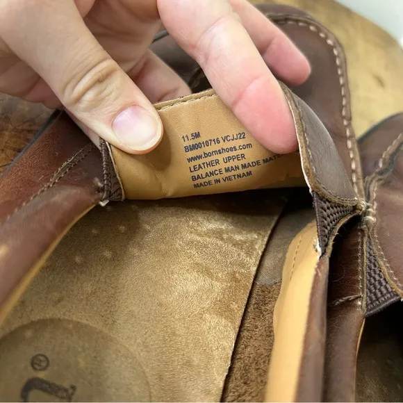 Born brown leather mens size 11.5 shoes, GUC