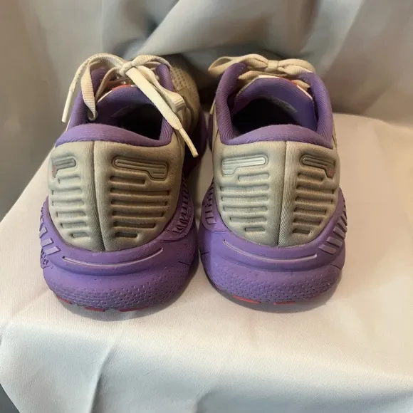 Brooks Adrenaline GTS 22 Women's Running Shoes - Cream and Purple