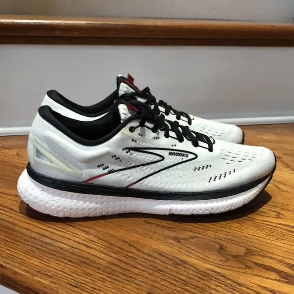 Brooks Glycerin 19 White Black Red Size 9.5 Men’s Athletic Shoes