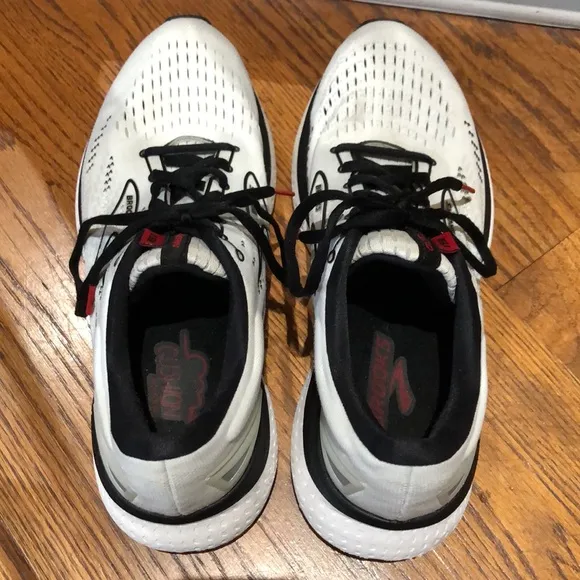 Brooks Glycerin 19 White Black Red Size 9.5 Men’s Athletic Shoes