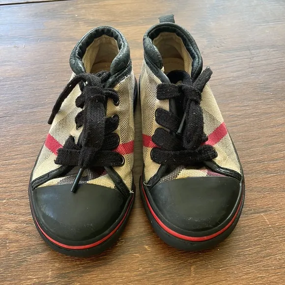 Burberry canvas plaid tennis shoes size 8 toddler