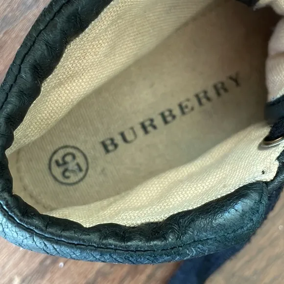 Burberry canvas plaid tennis shoes size 8 toddler