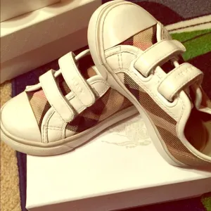 Burberry  unisex shoes