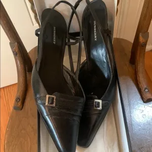 Burberry Women's Black Leather Heels