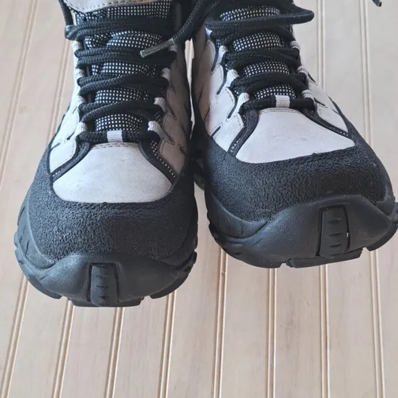 Cabela's Dry Plus 83-0235 Thinsulate Ultra Insulation Hiking Boots Womens Size5D