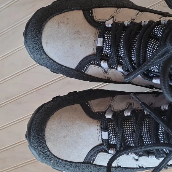 Cabela's Dry Plus 83-0235 Thinsulate Ultra Insulation Hiking Boots Womens Size5D