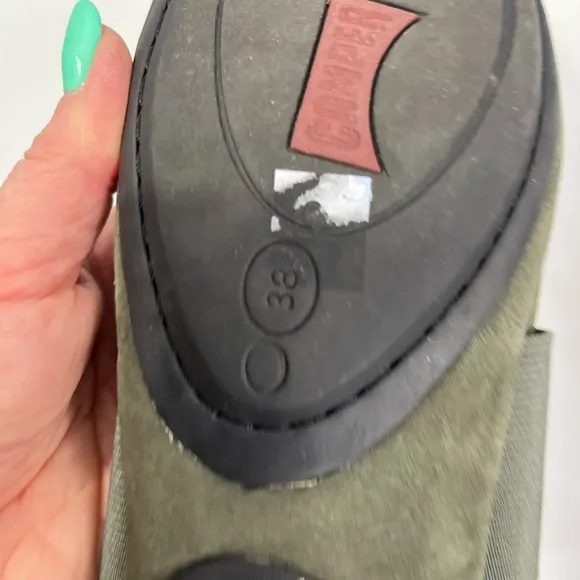 Camper Girls Olive Green Slip-On Mary Jane’s, excellent condition. Size 38/7