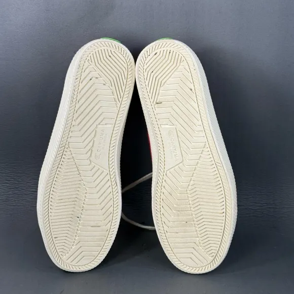 Cariuma OCA Low red canvas sneaker shoes womens size 8
