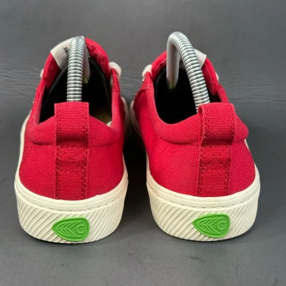 Cariuma OCA Low red canvas sneaker shoes womens size 8