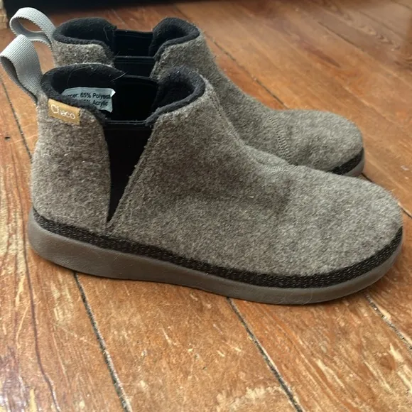Chaco Revel Chelsea Boot size 6 women’s