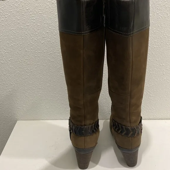 Clarks Artisan Active Air Leather Tall Knee High Harness Heel Boots | Size 6M