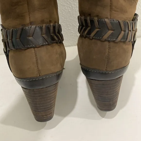 Clarks Artisan Active Air Leather Tall Knee High Harness Heel Boots | Size 6M