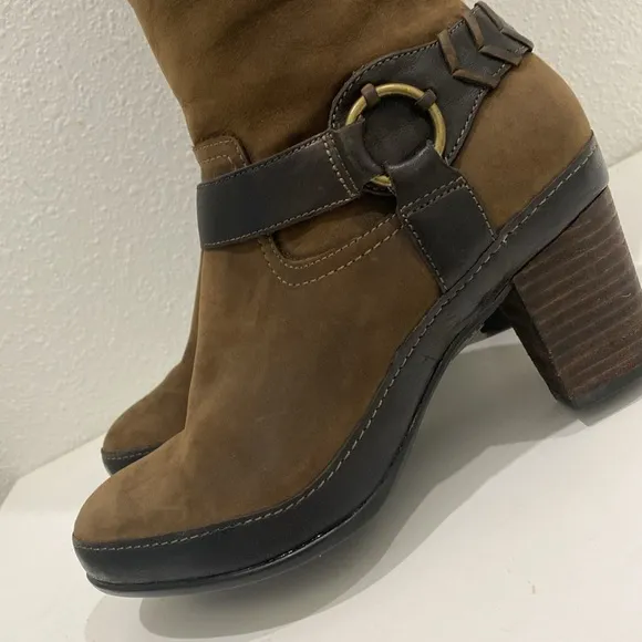 Clarks Artisan Active Air Leather Tall Knee High Harness Heel Boots | Size 6M