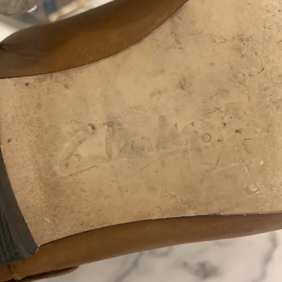 Clark’s full grain leather cognac tall boots 6.5 nice used condition