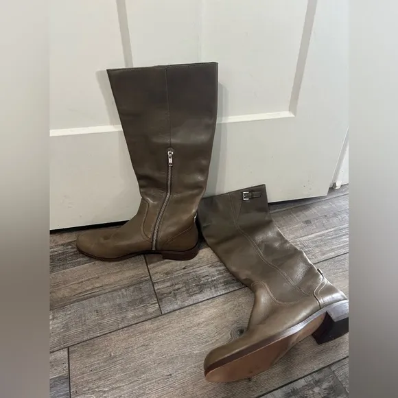 Coach Mirriam tall Leather Riding style Boots full back zip up