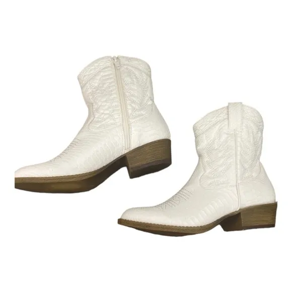 COCONUTS BY MATISSE Free People Short White Vegan Leather Cowboy Boot Size 10