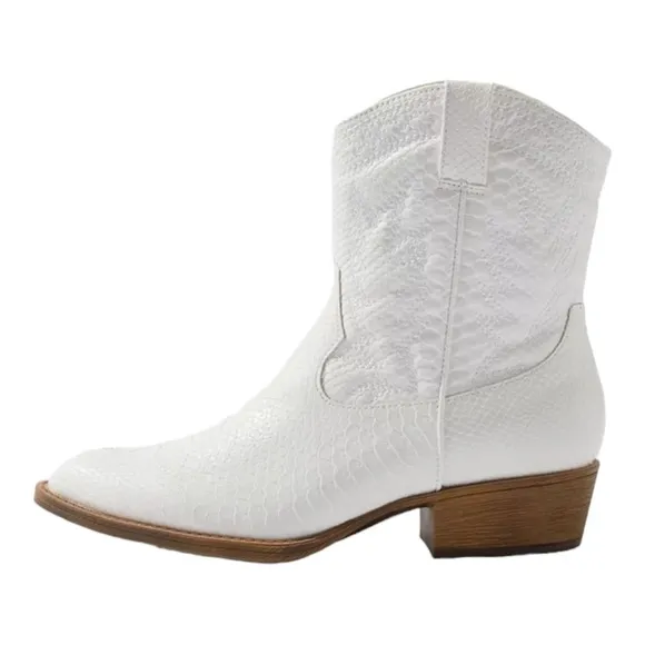 COCONUTS BY MATISSE Free People Short White Vegan Leather Cowboy Boot Size 10