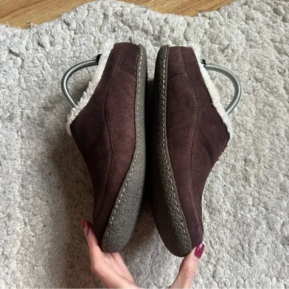 Columbia: Men's Brown Suede Faux Fur Lined Slip On Mule Sandals Size 9