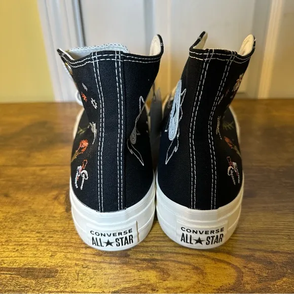 Converse Women's Chuck Taylor All Star Lift Sneakers Enchanted Embroider Size 8