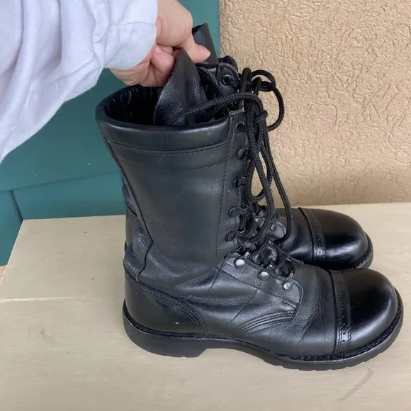 Corcoran military field boots. Great pre owned condition! Size 8.5