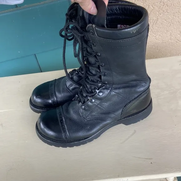 Corcoran military field boots. Great pre owned condition! Size 8.5