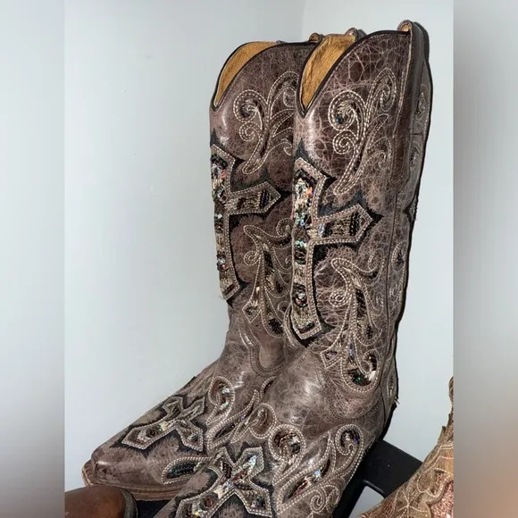 Corral Scarlett Cowboy\ Cowgirl Boot - Western boots with crosses &amp; sequin inlay