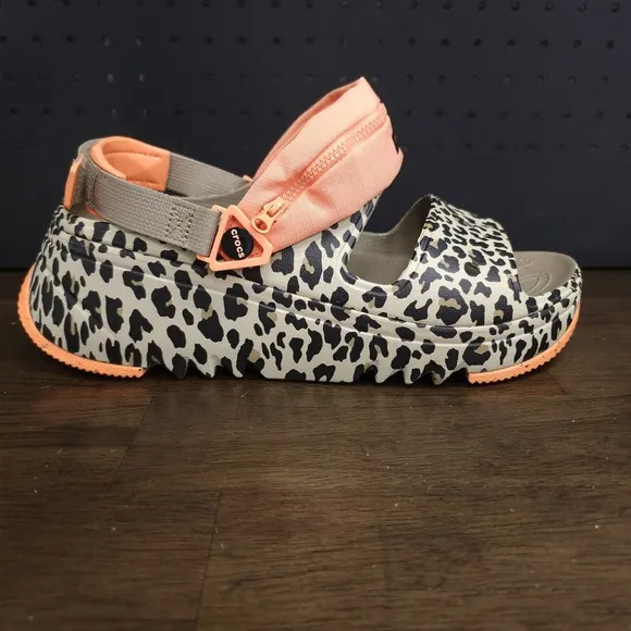 Crocs Hiker Xscape Animal Sandal Clog Khaki Leopard Size M12 New Rare 208611-2BY