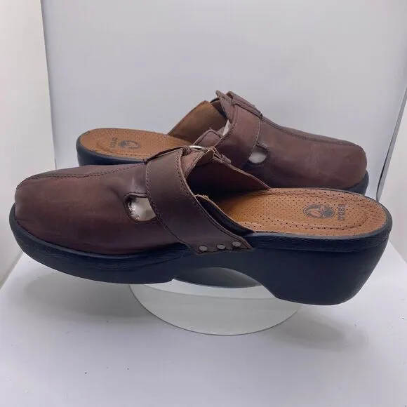 CROCS Women's 10 Brown Cobbler BuckleClog Mules Shoes Leather Sandals