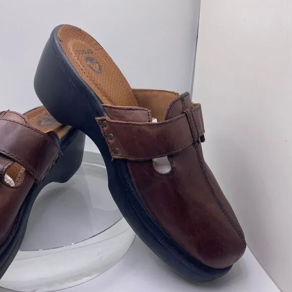 CROCS Women's 10 Brown Cobbler BuckleClog Mules Shoes Leather Sandals