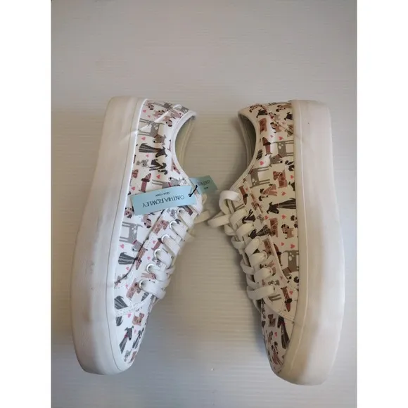 Cynthia Rowley Sneakers Shoes Woman 9.5 Dog Lovers and Hearts  All Over Print