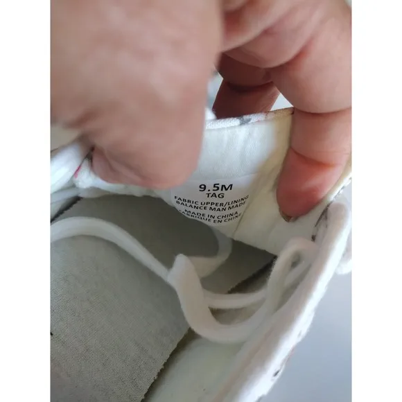 Cynthia Rowley Sneakers Shoes Woman 9.5 Dog Lovers and Hearts  All Over Print