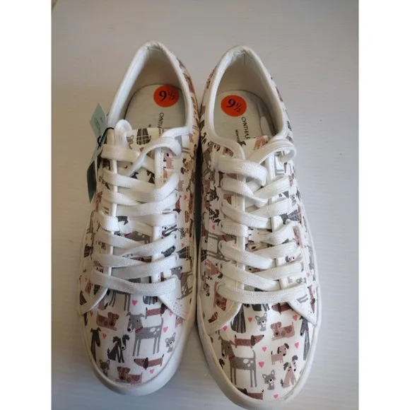 Cynthia Rowley Sneakers Shoes Woman 9.5 Dog Lovers and Hearts  All Over Print