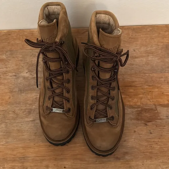 Danner Light II - Women’s Size 7 - Brown - Worn Once